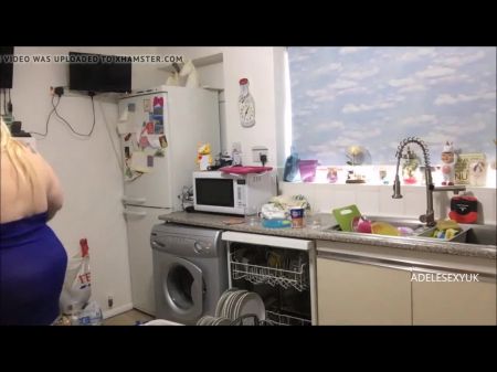 mulher_limpando_a_cozinha