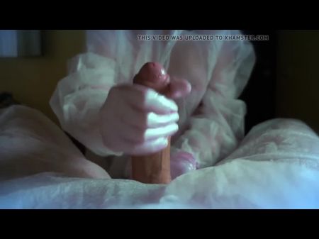 usando mascara de gás e roupa de latex