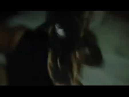 branle deux grosses bites en lingerie