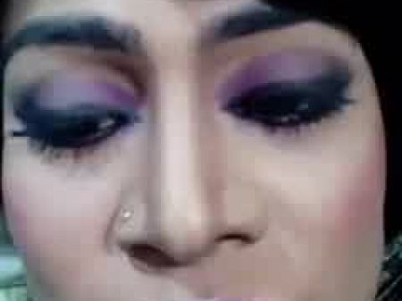 indian masturbates