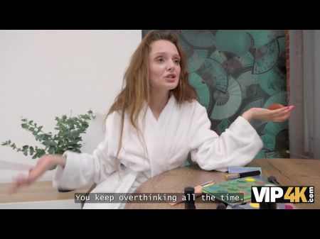 coroa rabuda dando a bunda