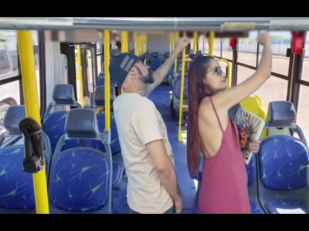 estudantes no ônibus